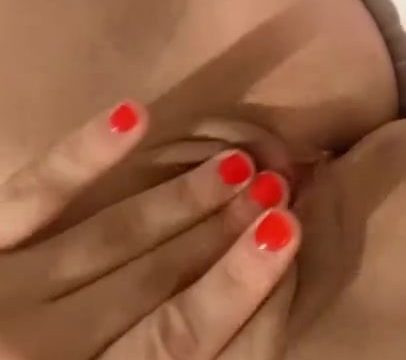 Ailin perez Naked – Fingers Masturbating Video