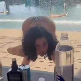 Bhad Bhabie s – Shaking Ass In The Pool Video